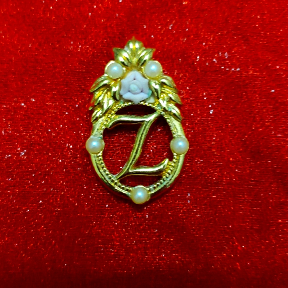 Vintage Avon Z pendant